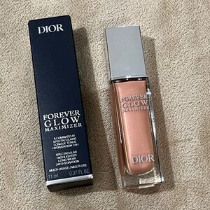 Dior forever glow maximizer shade peachy highlighter long wear 24 hydration